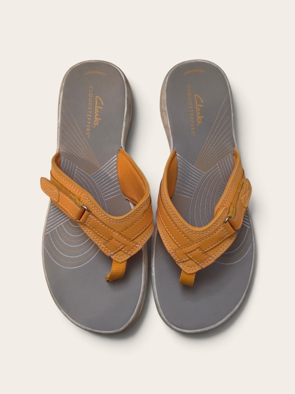 Clark's Cloudsteppers Breeze Sea Orange Flip Flop Sandals Size 8